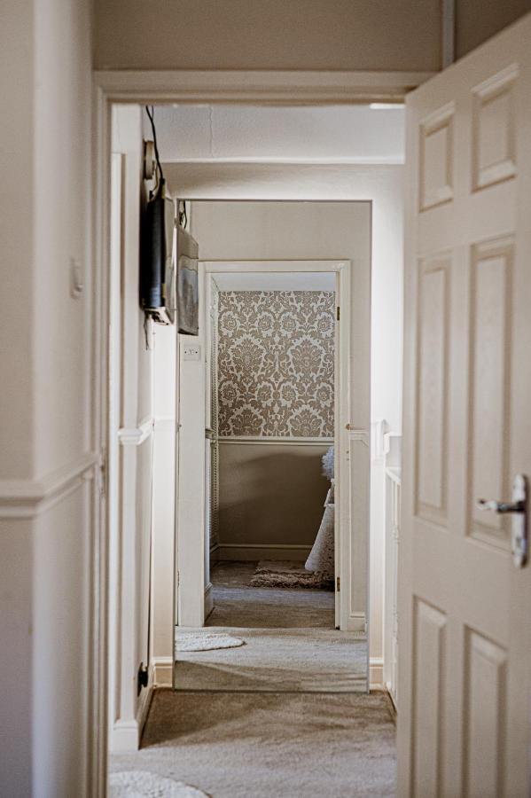 Ashbourne House - Close To Central Уокинг Экстерьер фото